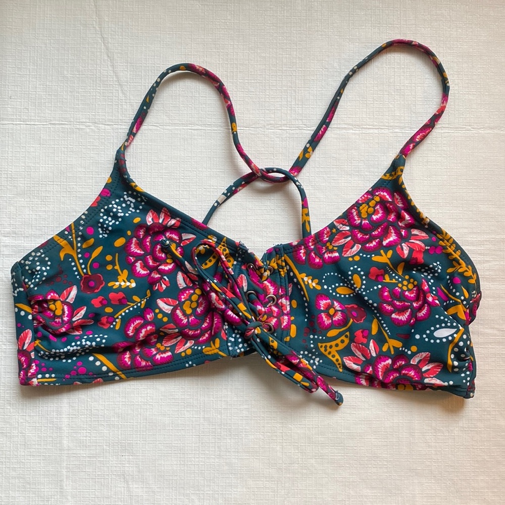 XHILARATION swimsuit top